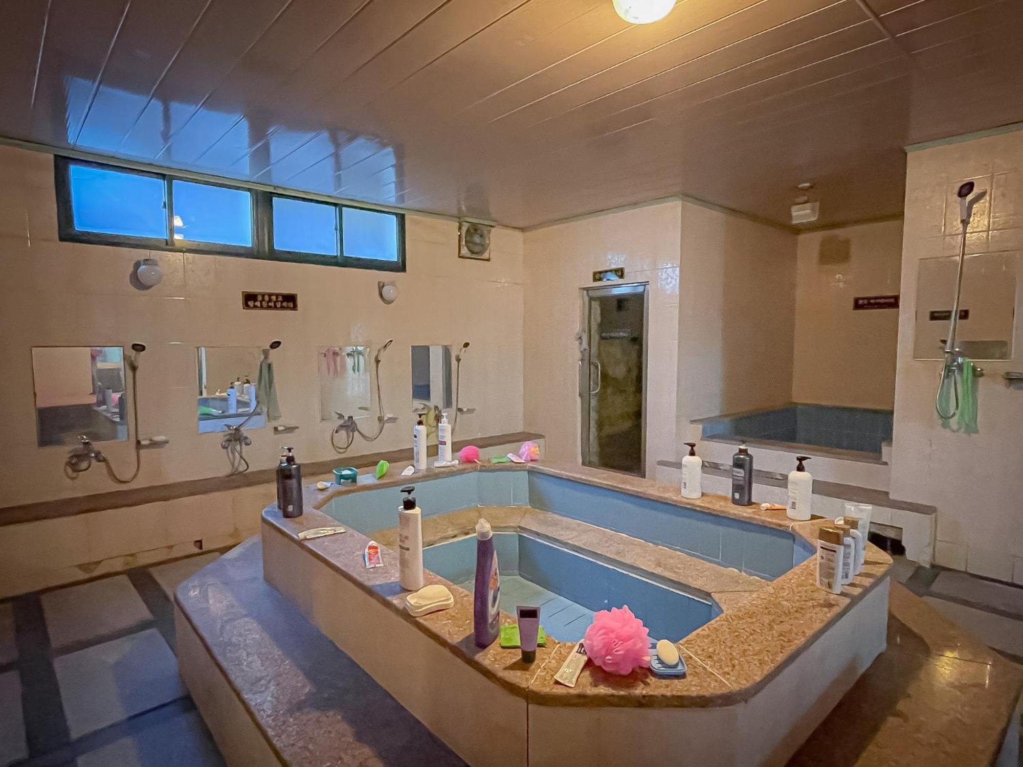 Samcheongdong Korea Guesthouse โซล ภายนอก รูปภาพ